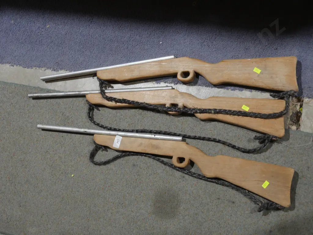 Wooden toy guns Image 1++