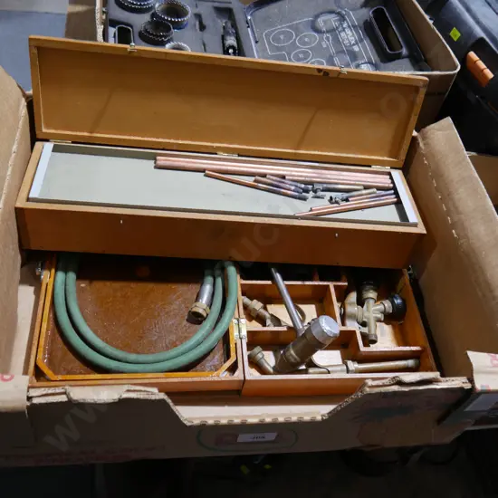 Air hose attachments