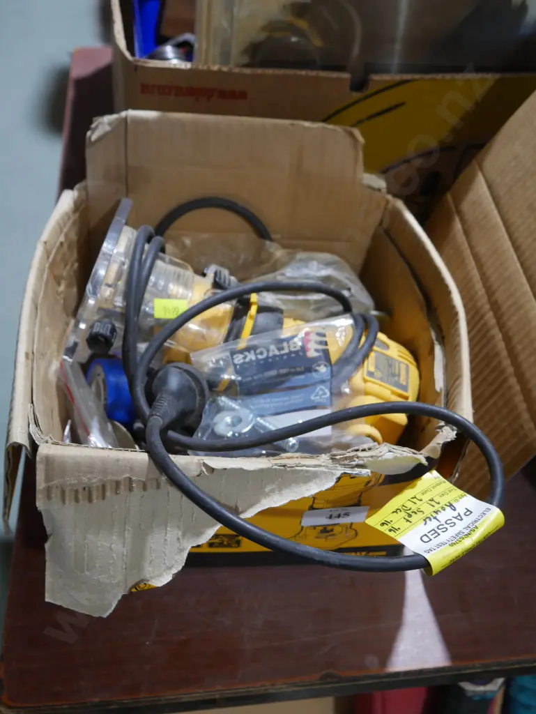 DeWalt router Image 1++