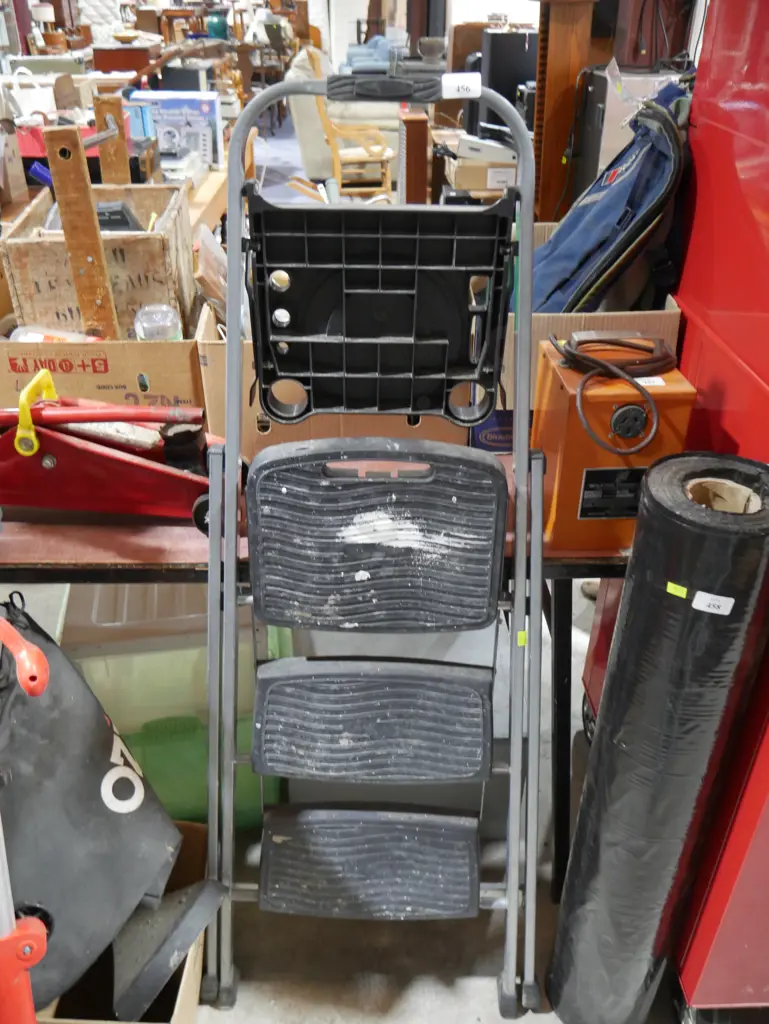 Step ladder Image 1++