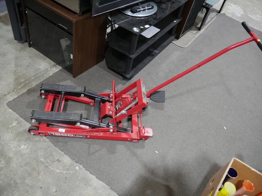 Motorcycle lift Image 1++