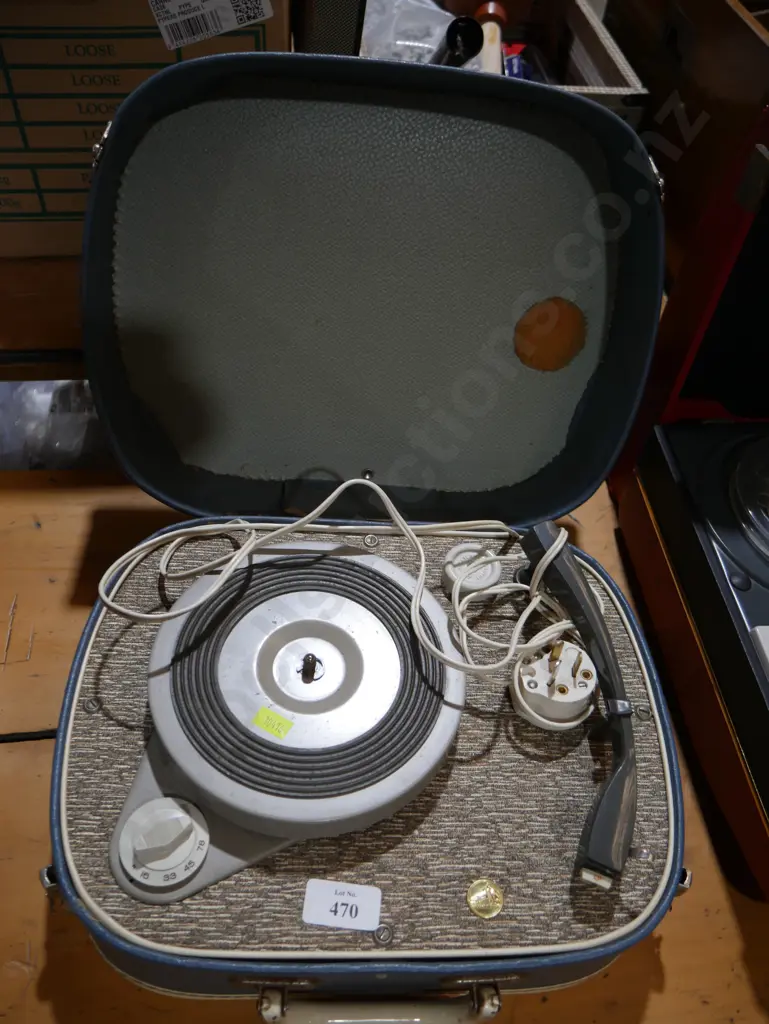 Blue record player Image 1++