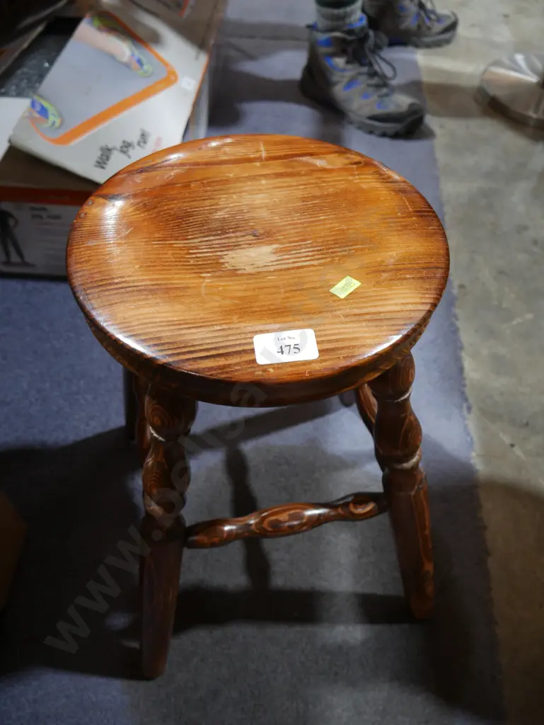Wooden stool Image 1++