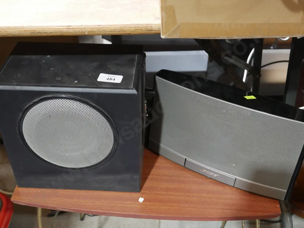 Bose SoundDock and Logitech speaker Image 1++