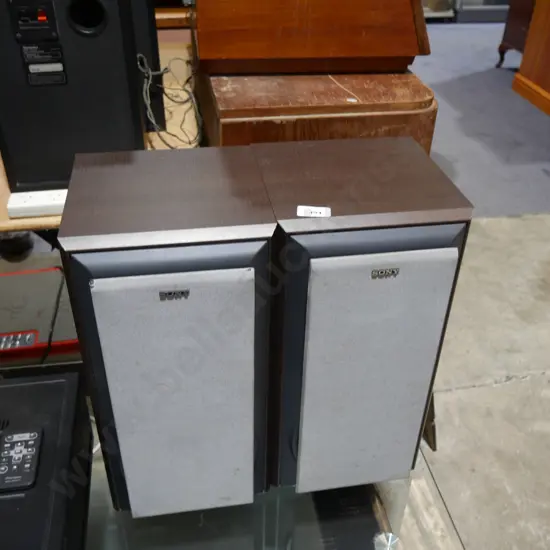2 Sony speakers