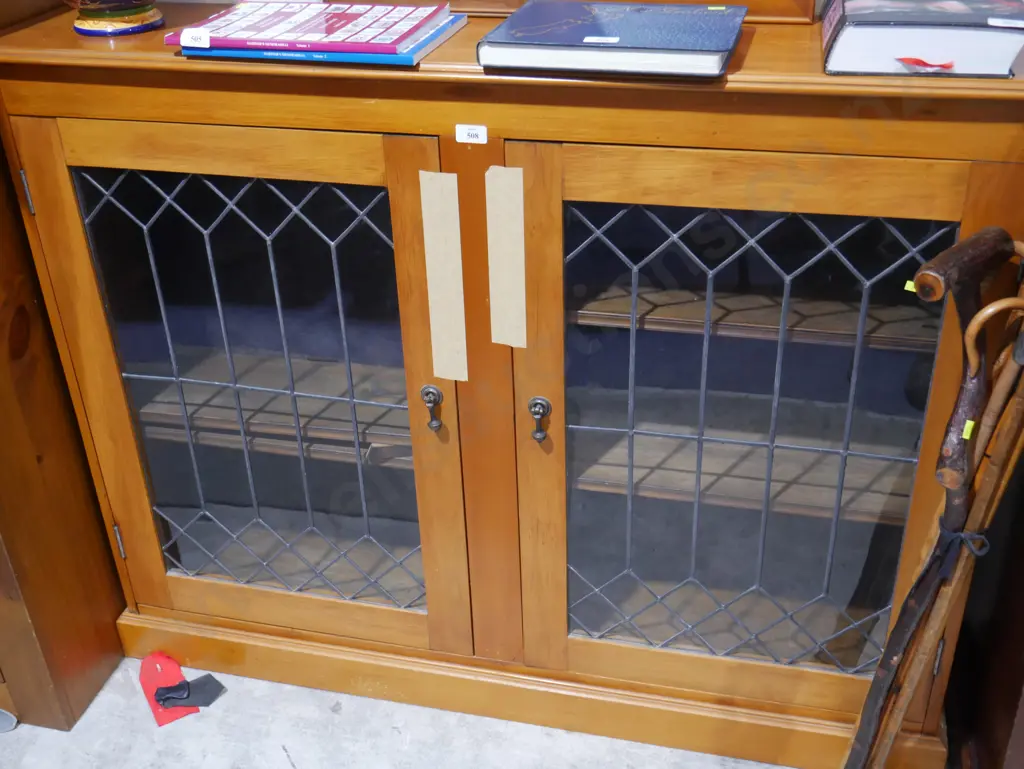 Leadlight display case Image 1++