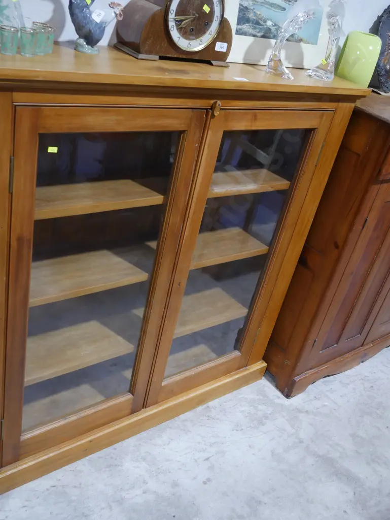 Display case Image 1++