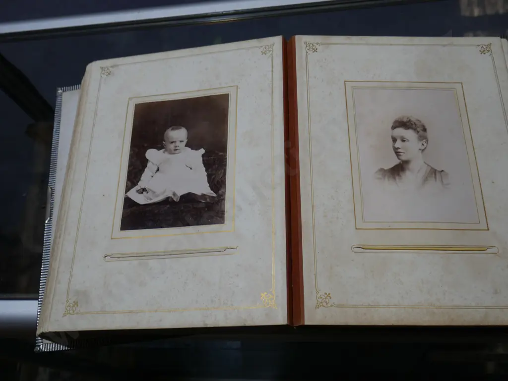 Photo album Image 1++