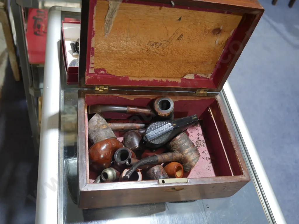 Assorted pipes and box Image 1++