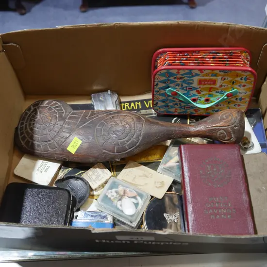 Box of assorted sundries