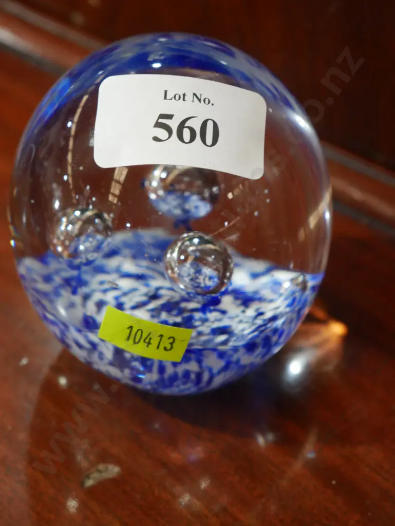 Glass paperweight Image 1++