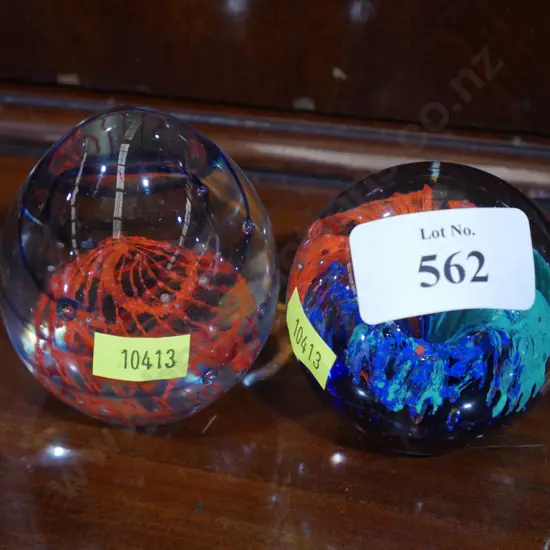 2 glass paperweights