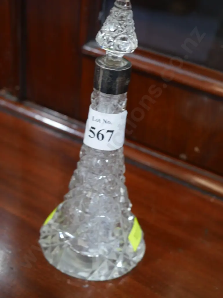 Sterling silver top scent bottle Image 1++