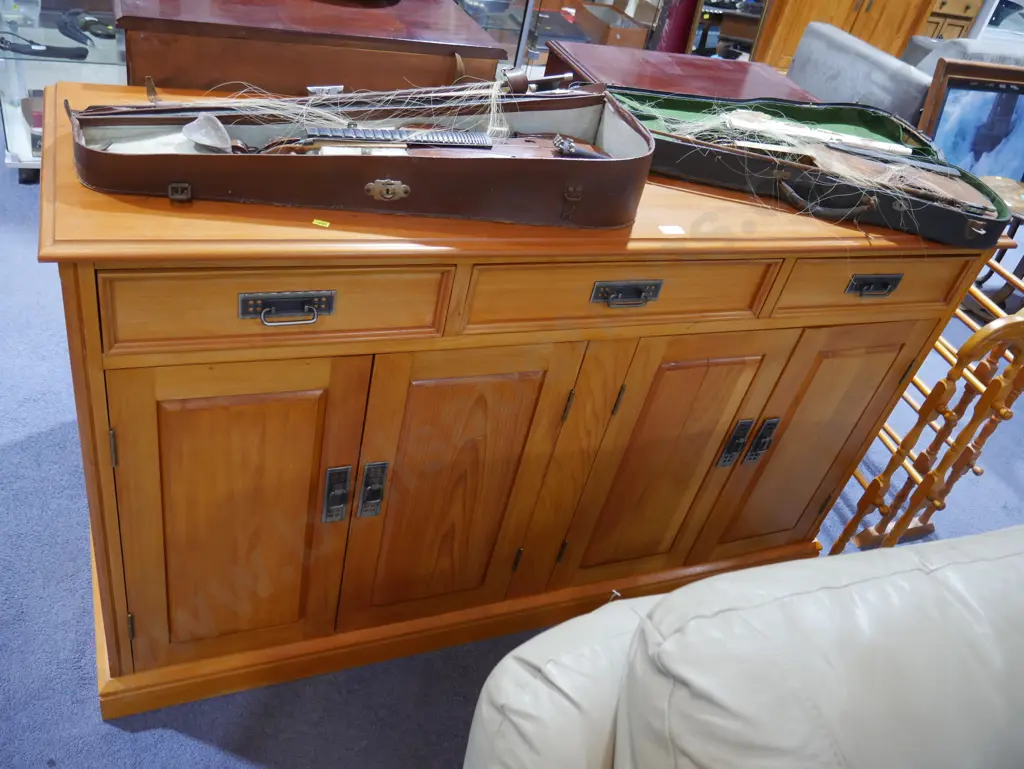 Solid wood sideboard Image 1++