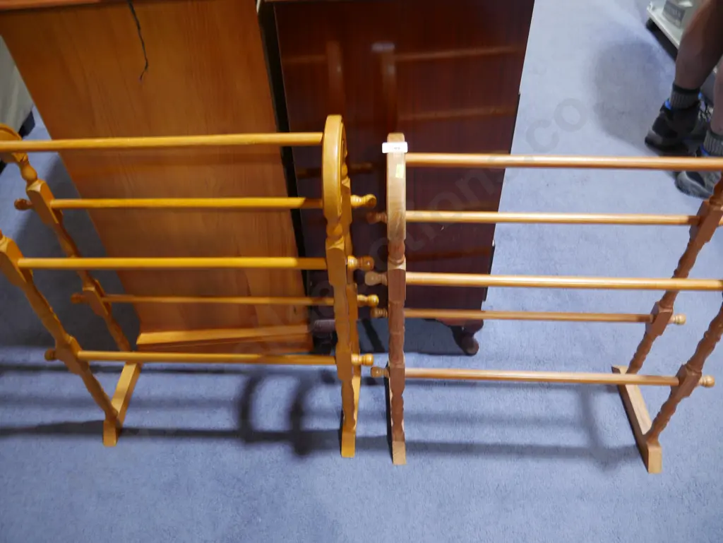 2 towel racks Image 1++