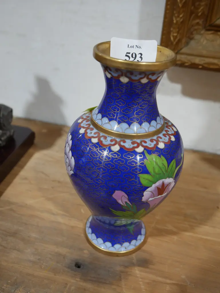 Cloisonne vase Image 1++