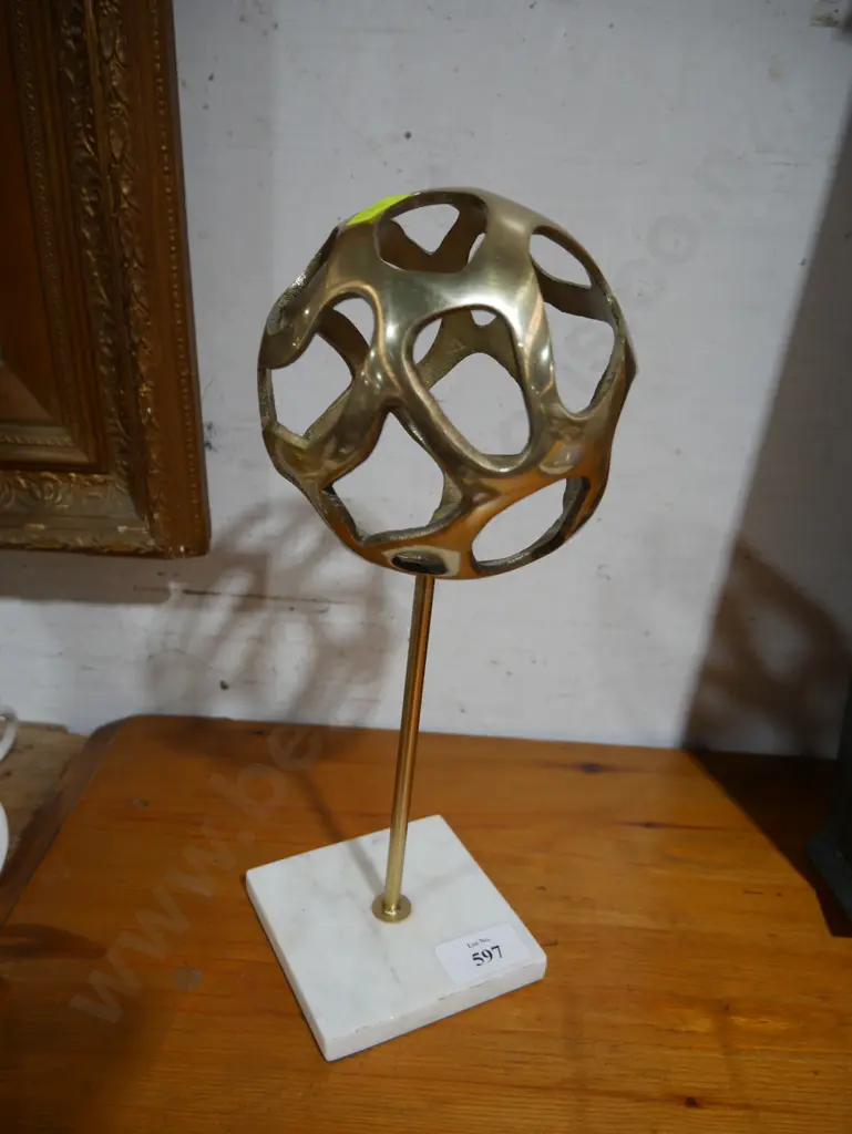 Metal sculpture ornament Image 1++