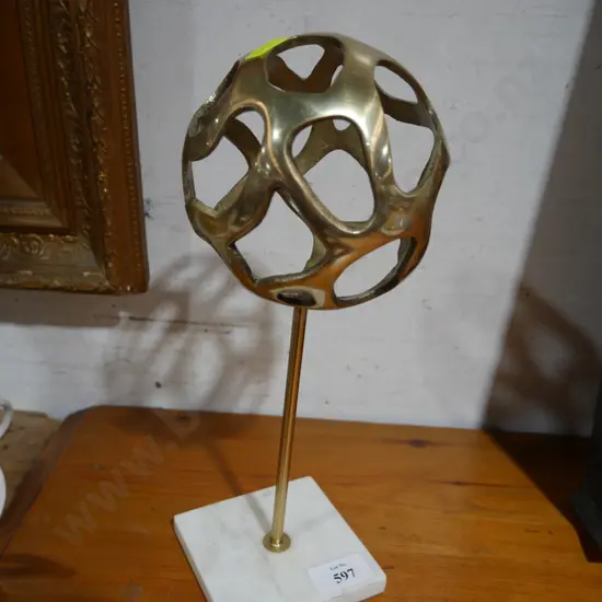 Metal sculpture ornament