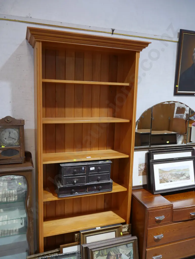 Solid wood bookcase Image 1++