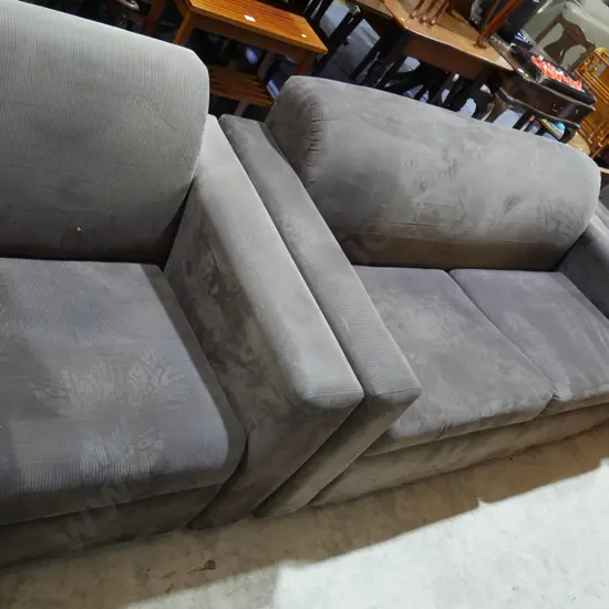 Three-piece lounge suite