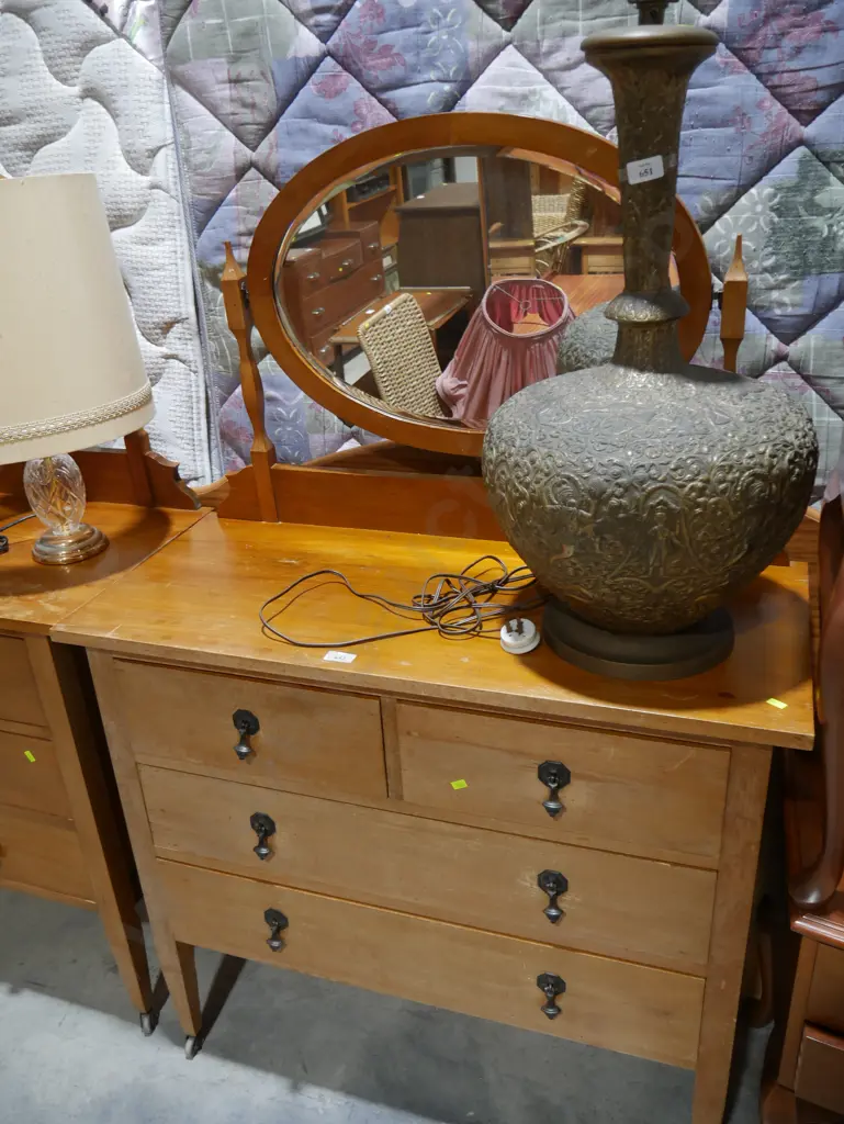 Mirrored back Duchess Image 1++