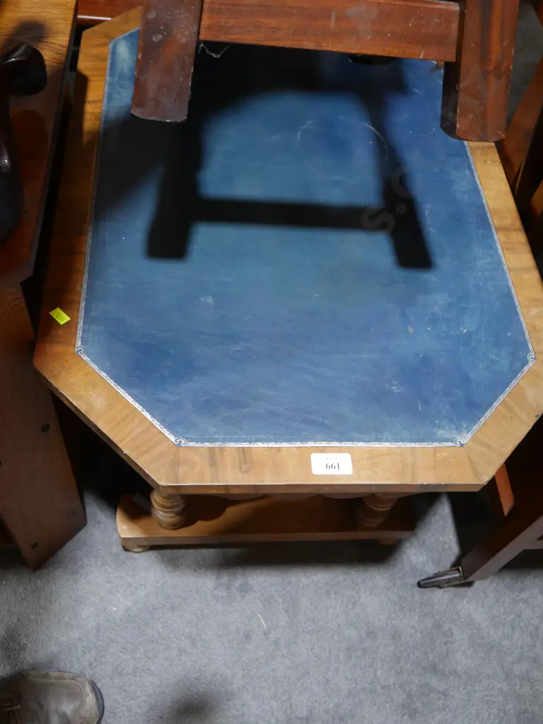 Leather top table Image 1++