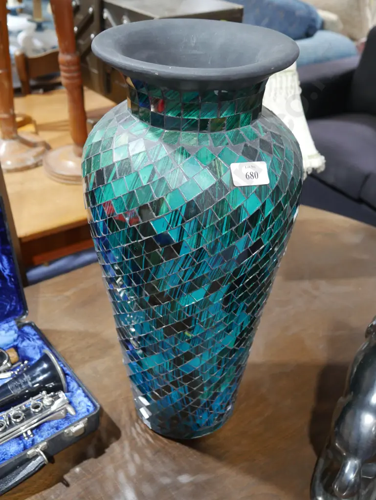 Mosaic vase Image 1++
