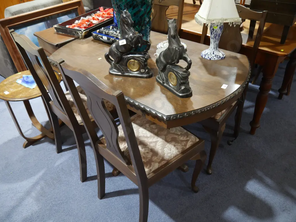 Dining table and four chairs Image 1++