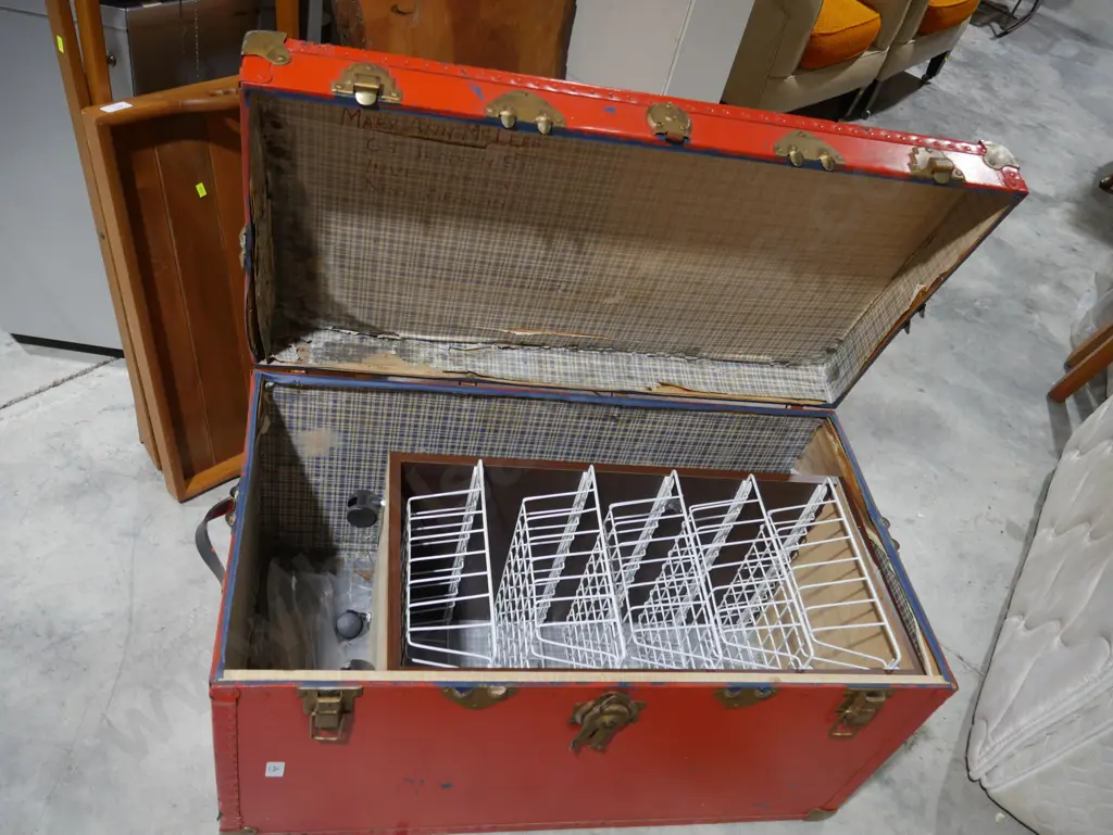 Red trunk and drawers Image 1++