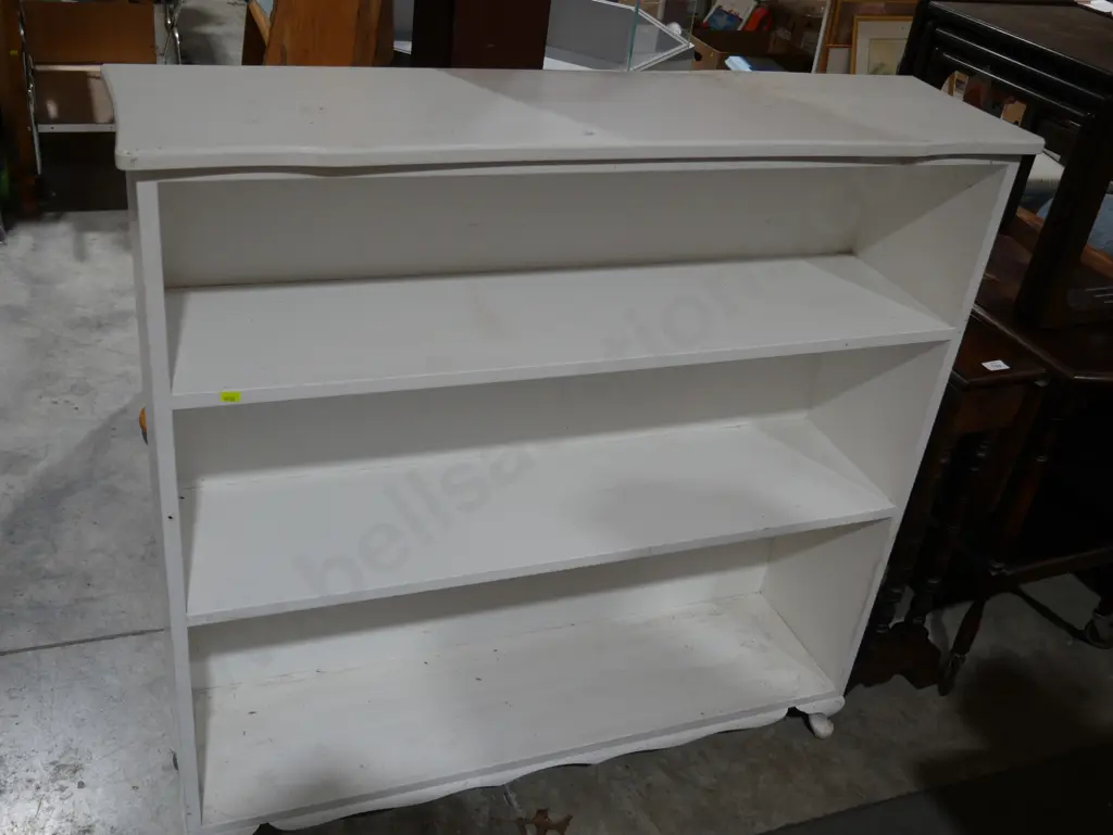 White bookcase Image 1++