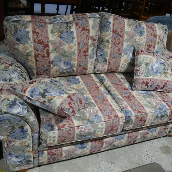 Floral 2-seater sofa