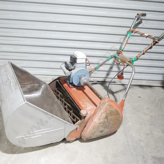 Electric reel mower