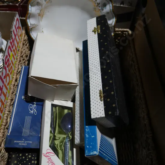 Silverware, cutlery, plate