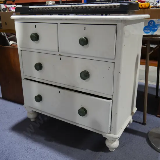 White chest of drawers