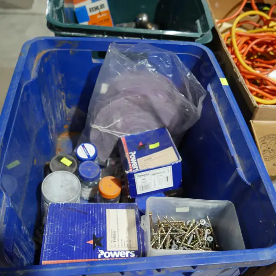 Screws,Dyna bolts,ect