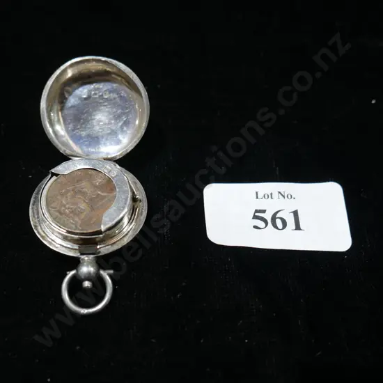 Silver sovereign case