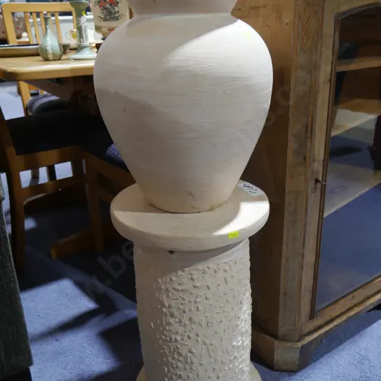 Plant pot and plinth