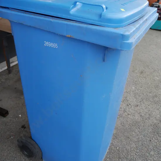 Wheelie bin