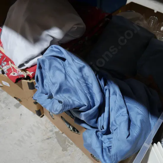 2 boxes of linen