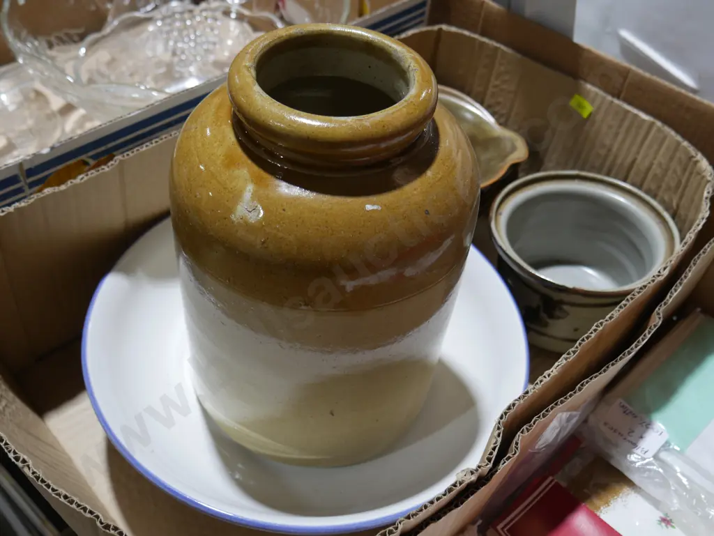 Temuka, storage crock Image 1++