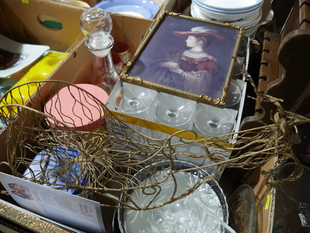 Stemmed glasses, pictures etc Image 1++