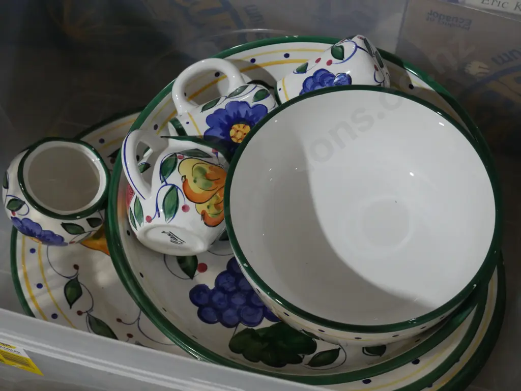 Bin of platters, bowls etc Image 1++