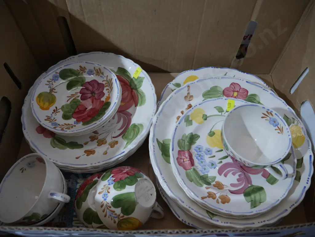 Belle Fiore dinnerware Image 1++