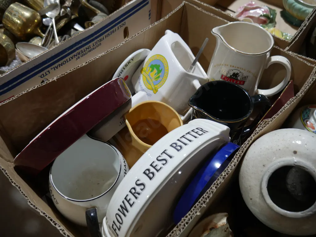 Advertising whisky jugs etc Image 1++