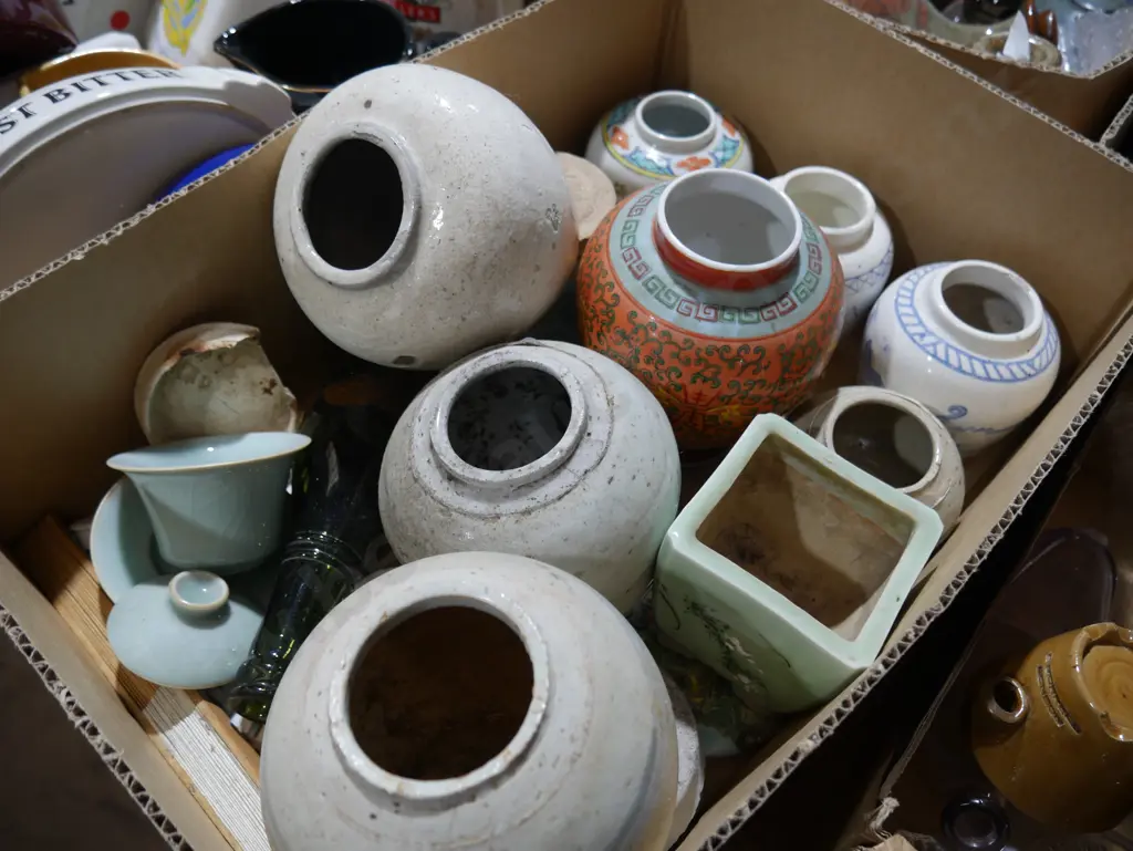 Ginger jars, pot lids etc Image 1++