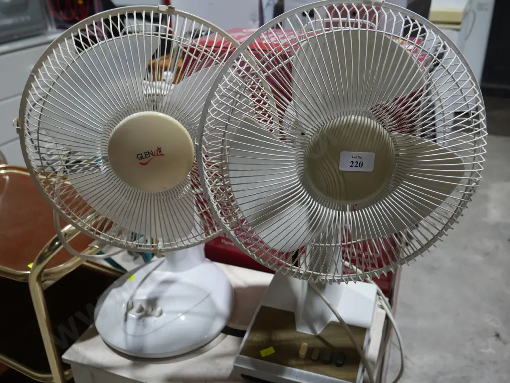 2 table fans Image 1++