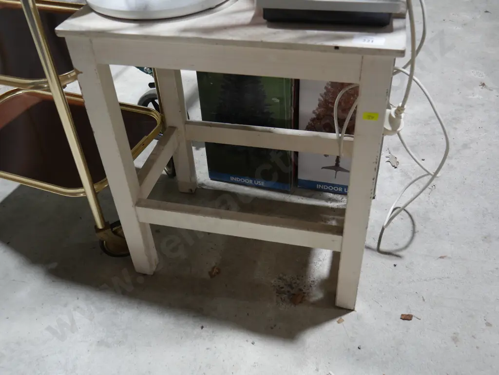 Painted side table Image 1++