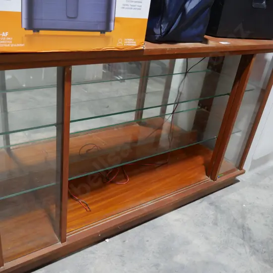 Display cabinet, no doors