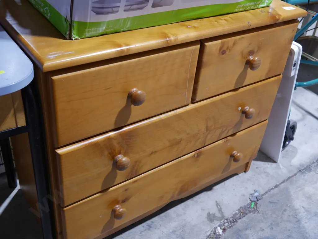 Pine chest Image 1++