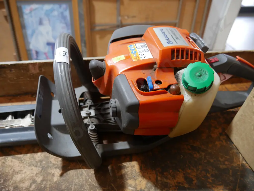 Husqvarna hedge trimmer Image 1++